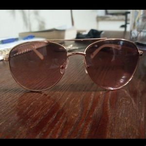 Tommy Hilfiger Shades